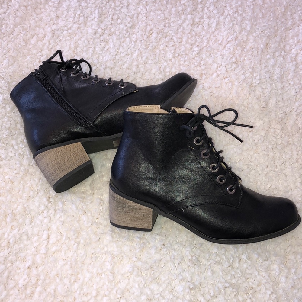 Black Lace Up Ankle Boot Size 8.5